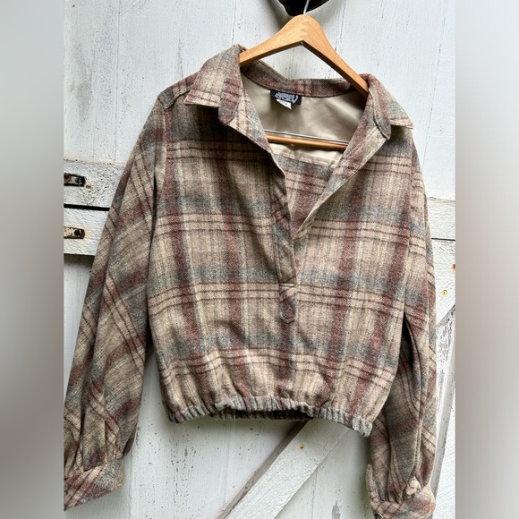 70s vintage international women’s labor union 100% wool cropped collared shirt - Picture 3 of 14